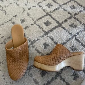 Everlane woven mule clogs 6